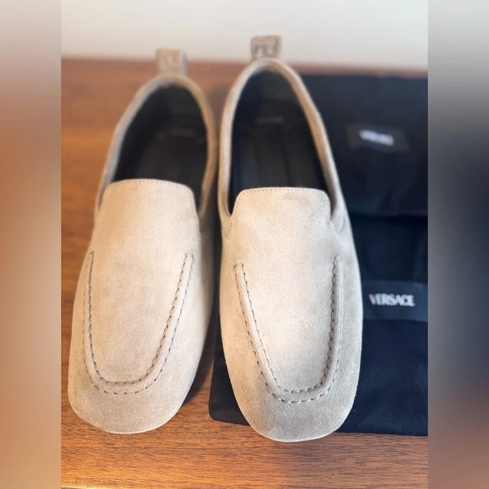 NWT Versace Villa Suede Driving Greca Loafers Sand Beige US 9 Size 42